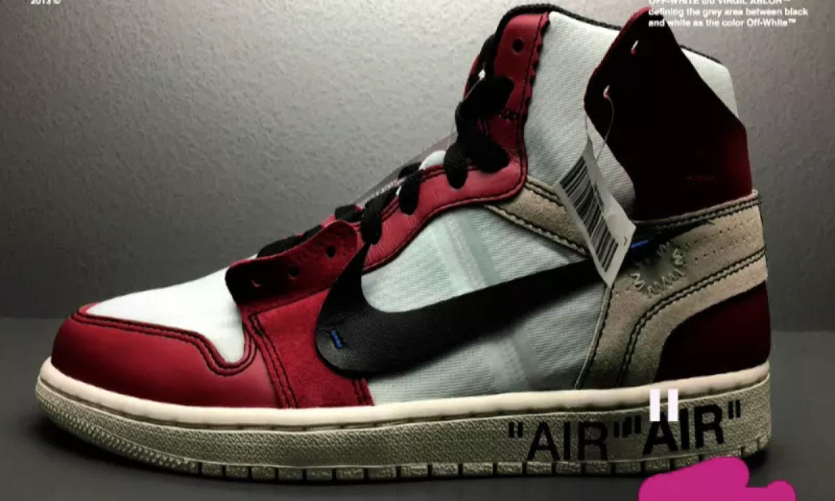 Virgil Abloh 展示 “THE TEN” 设计初稿版本