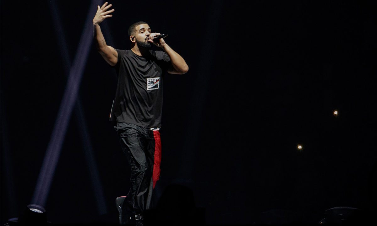 Prada 助阵 Drake 全球巡演