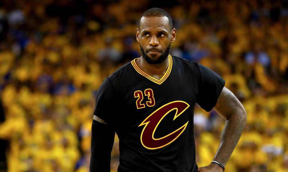 LeBron James 要参与一部篮球纪录片，不过是以执行制片人的身份