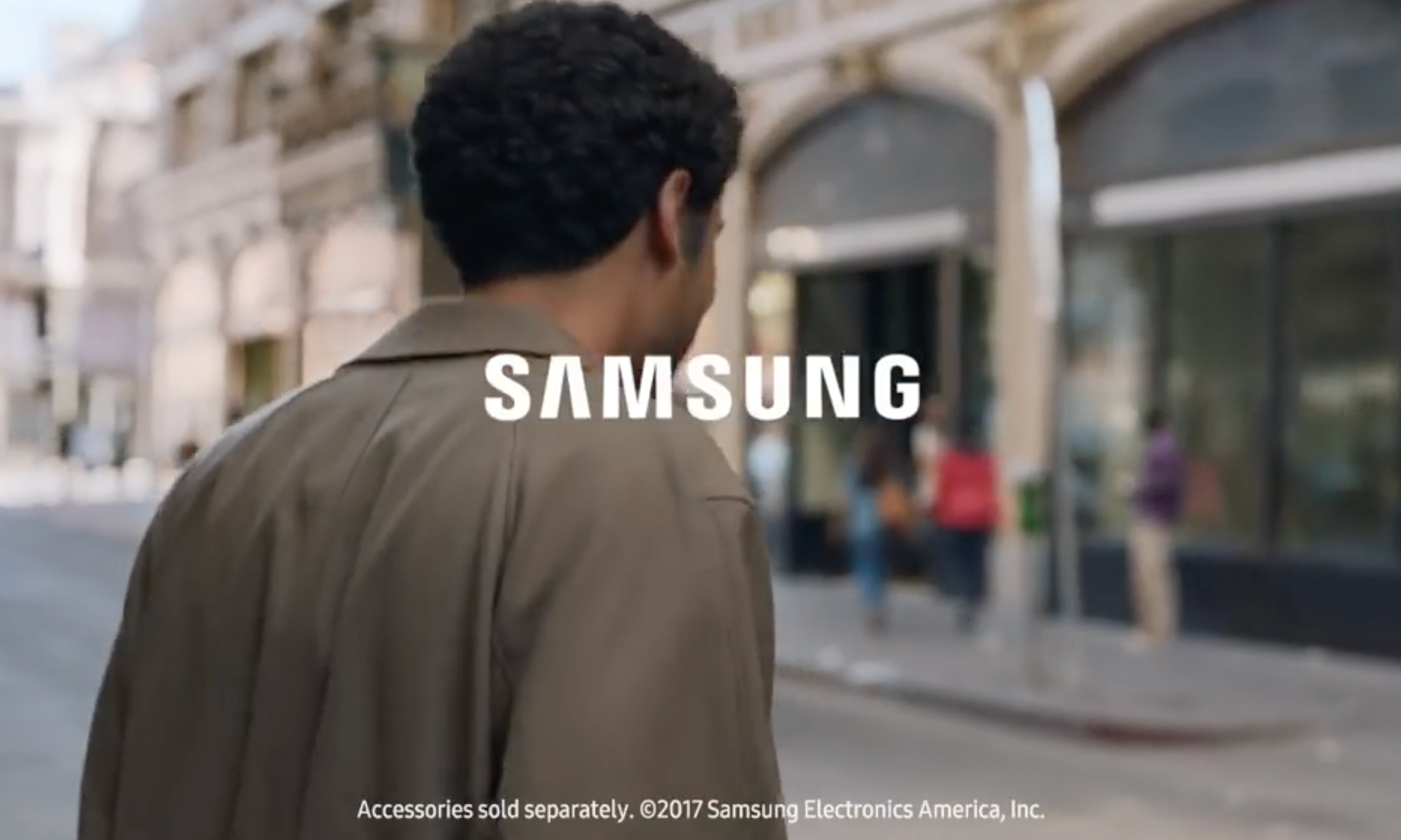 三星新广告嘲讽 iPhone，你能看出多少个点？