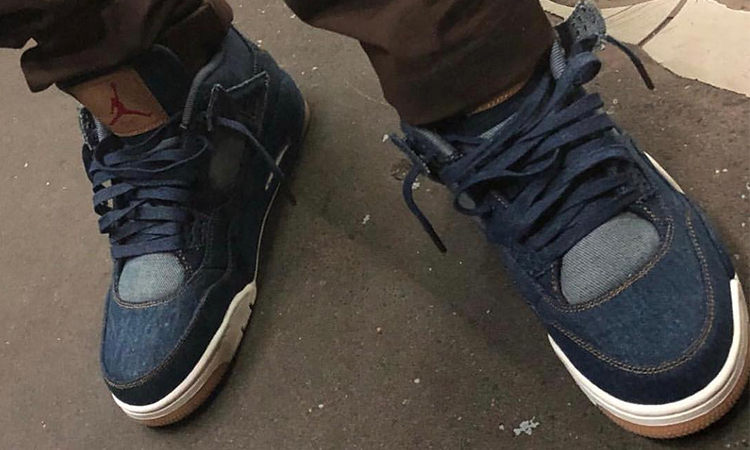 Travis Scott 率先上脚 Levi’s x Air Jordan IV 联乘鞋款