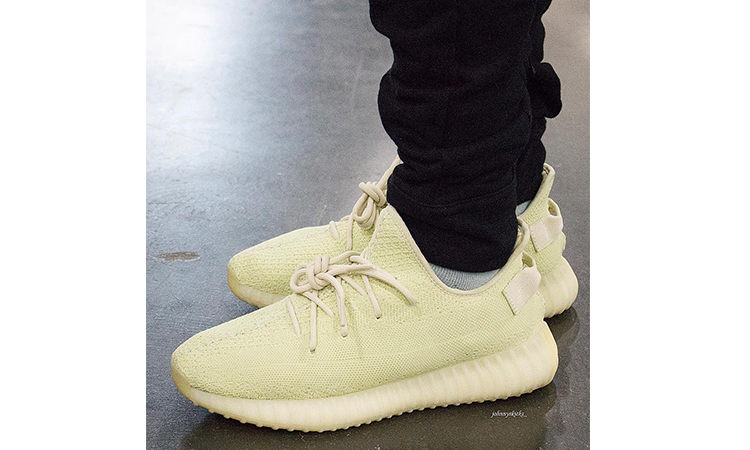 Yeezy Boost 350 V2 “Ice Yellow” 上脚预览