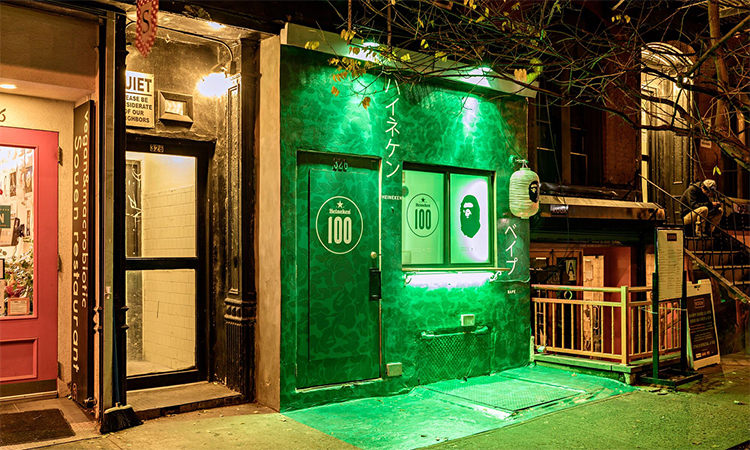 Heineken 和 A BATHING APE® 打造了一家 “居酒屋”