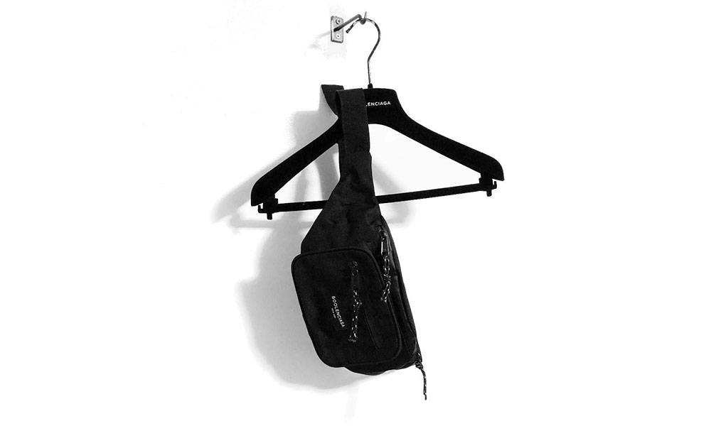 恶搞品牌 BOOLENCIAGA 又推出了全新的 Bum Bag