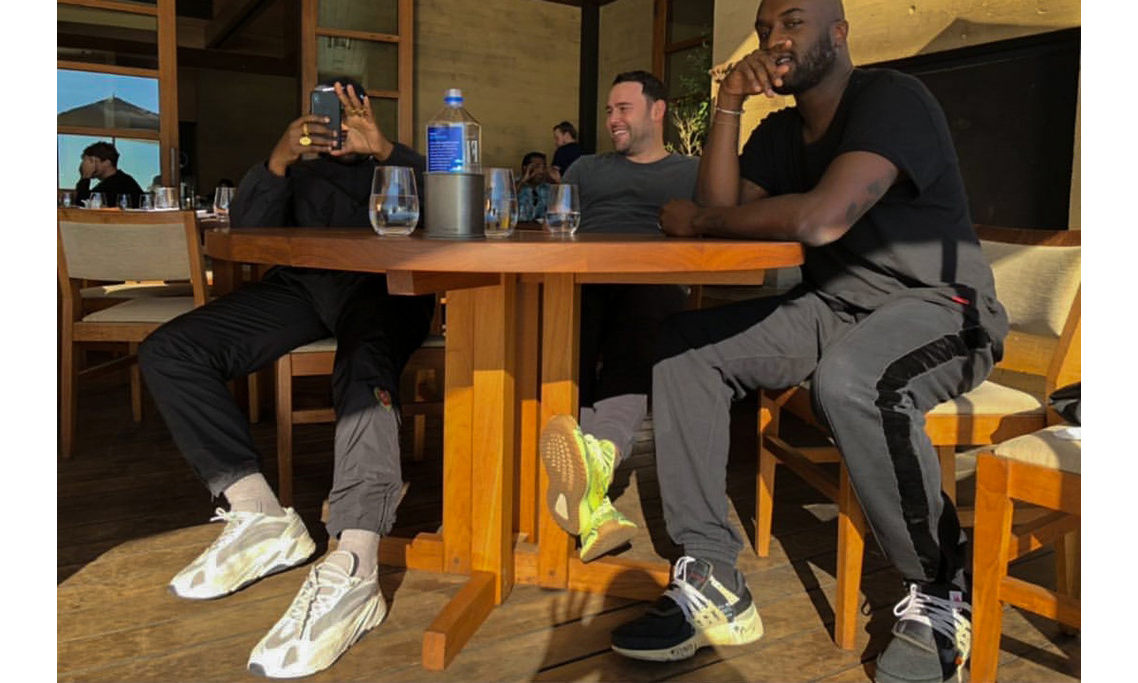Kanye West 穿着疑似 Wave Runner 700 全白鞋款