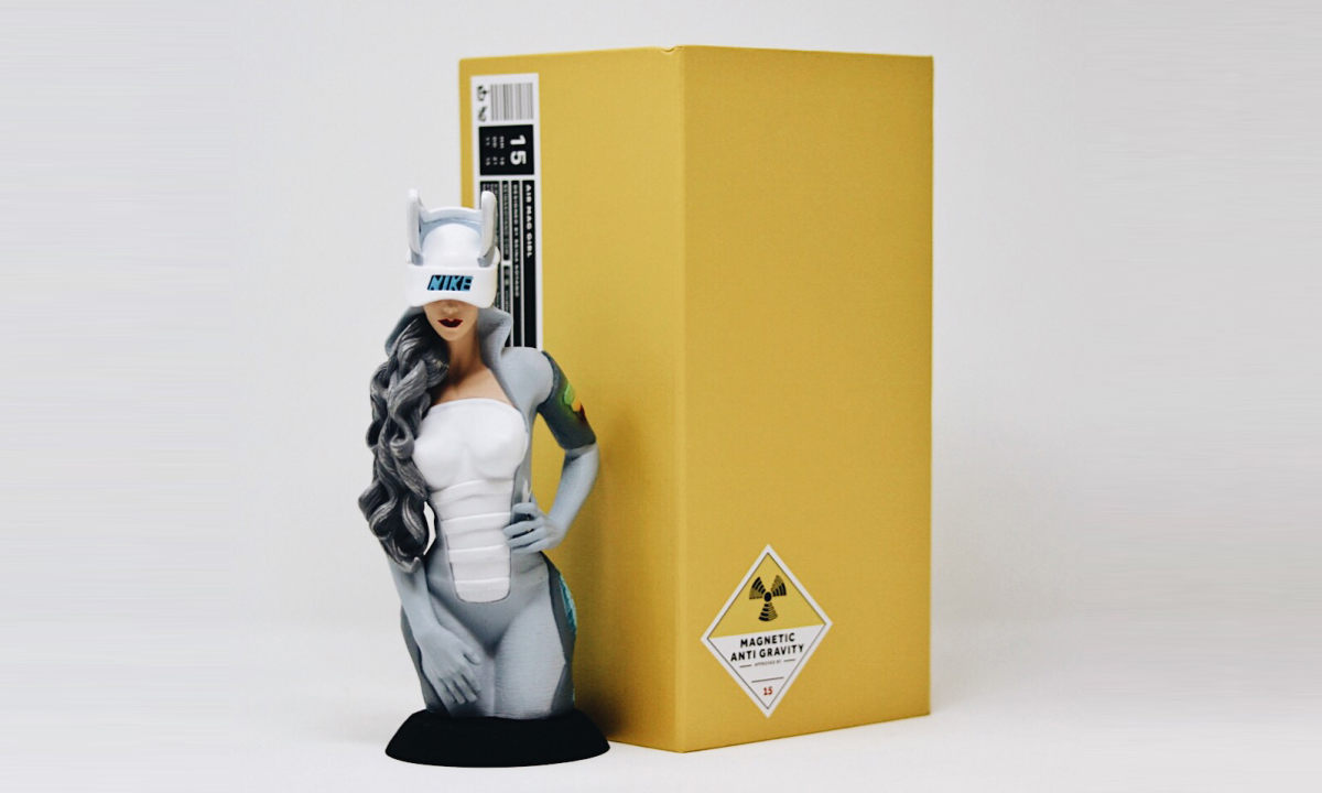 虽然 Nike MAG 买不起，但你可以把 MAG 女神抱回家