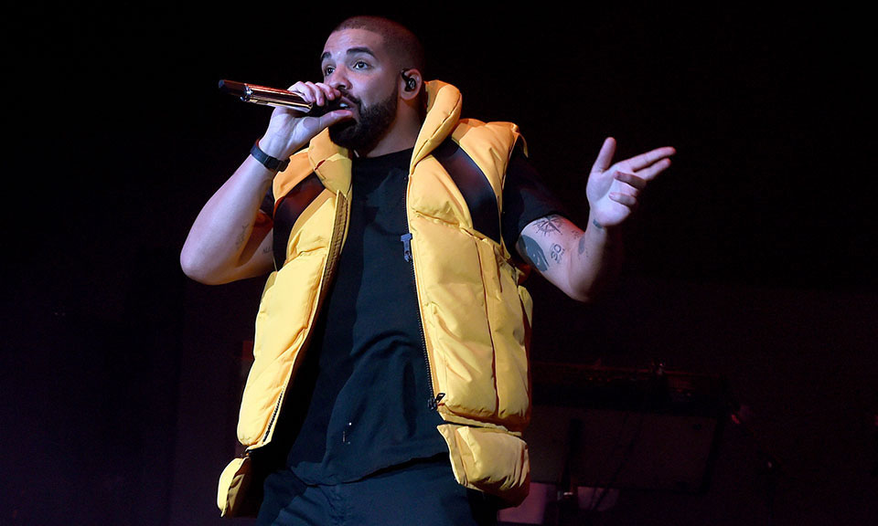 Drake 新专辑《Scary Hours》被指控封面抄袭