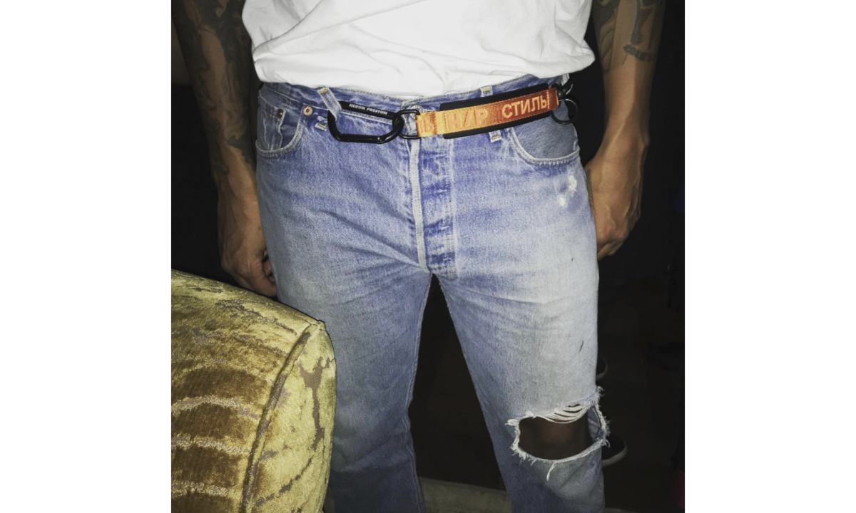 Heron Preston 推出了一款只有“一半”的腰带
