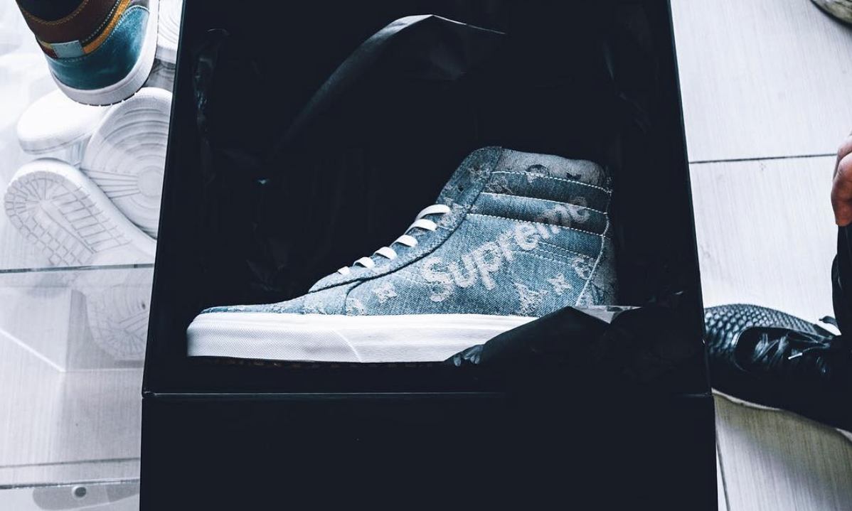 The Shoe Surgeon 再次拆解 Supreme x LV 丹宁夹克，制作了一双 Vans