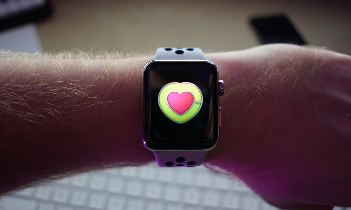 推广“心脏月”，Apple Watch 推出全新成就徽章以及动态贴纸
