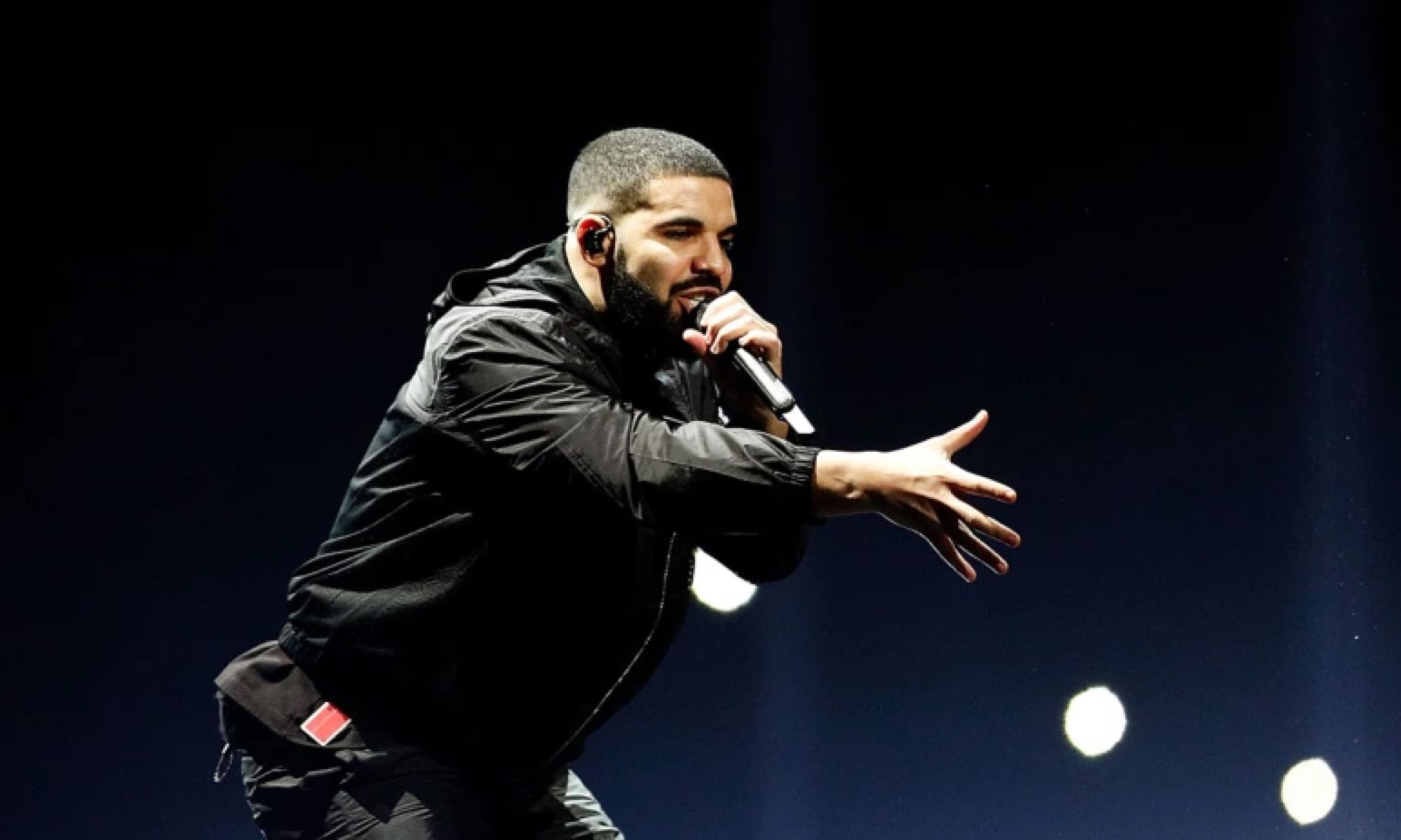 Drake 要离开 Jordan Brand，转投 adidas？