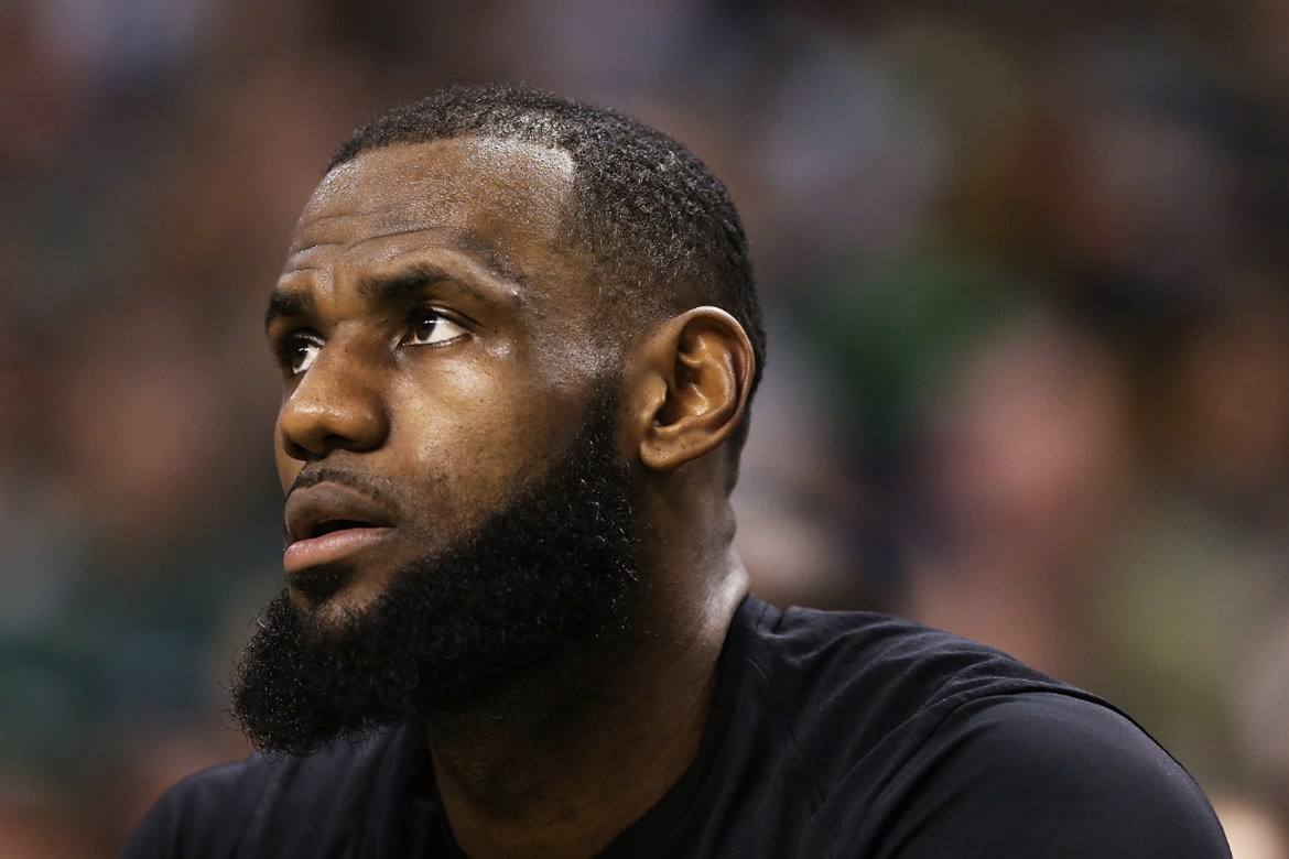 NBA 季后赛新制度， LeBron James 表态并不支持