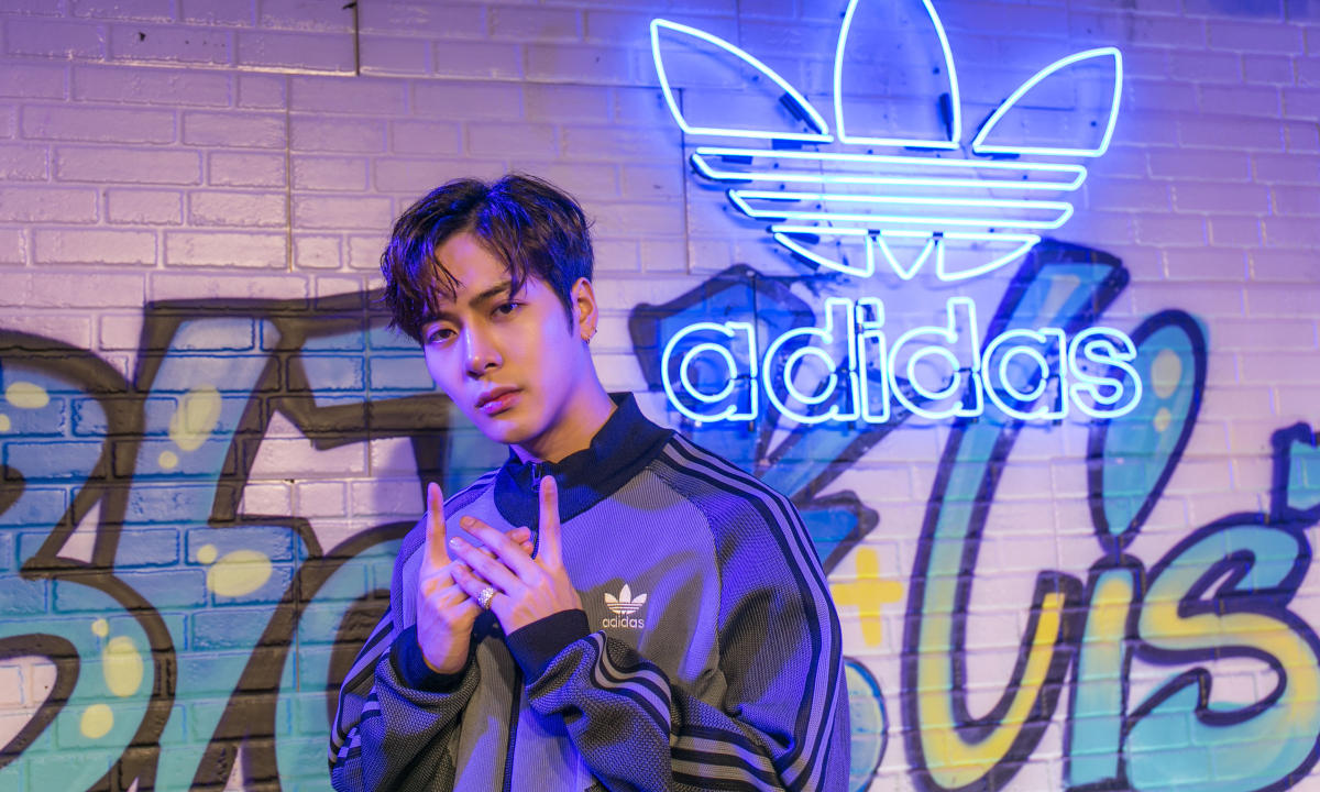 王嘉尔加入 adidas Originals，现身 PROPHERE 发布派对