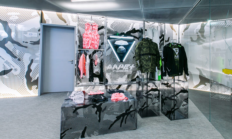 ZWYN x AAPE 携手打造「AAPE+」限时概念训场