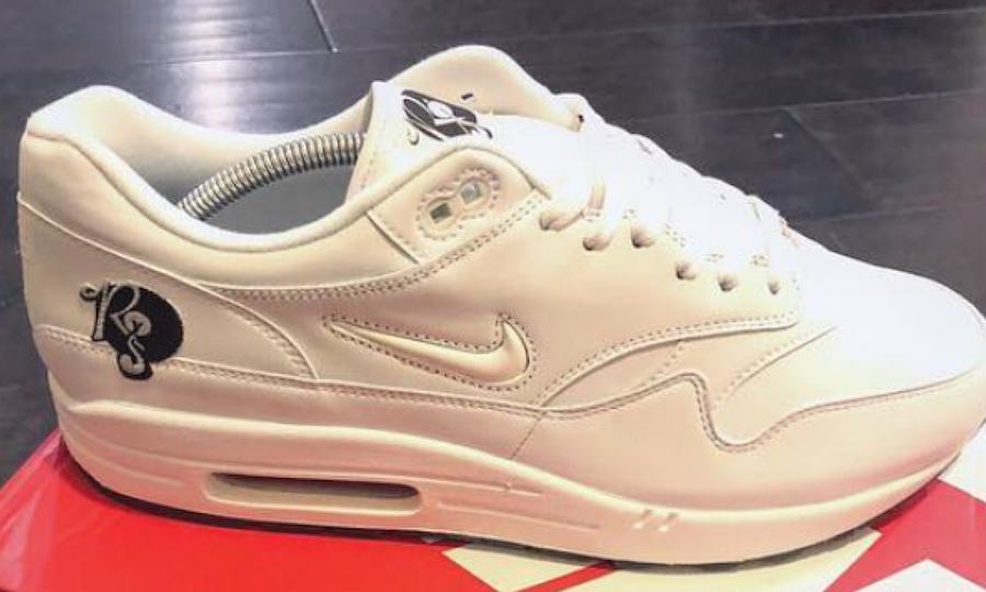 Kareem “Biggs” Burke 收到特制 Air Max 1 “Roc-A-Fella”