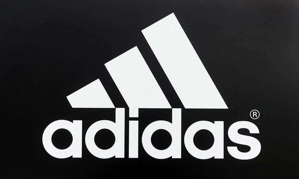 adidas 2017 年销售暴涨 20%