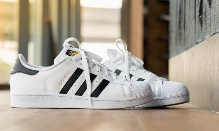 adidas 涨势迅猛，复古鞋受欢迎起到关键作用