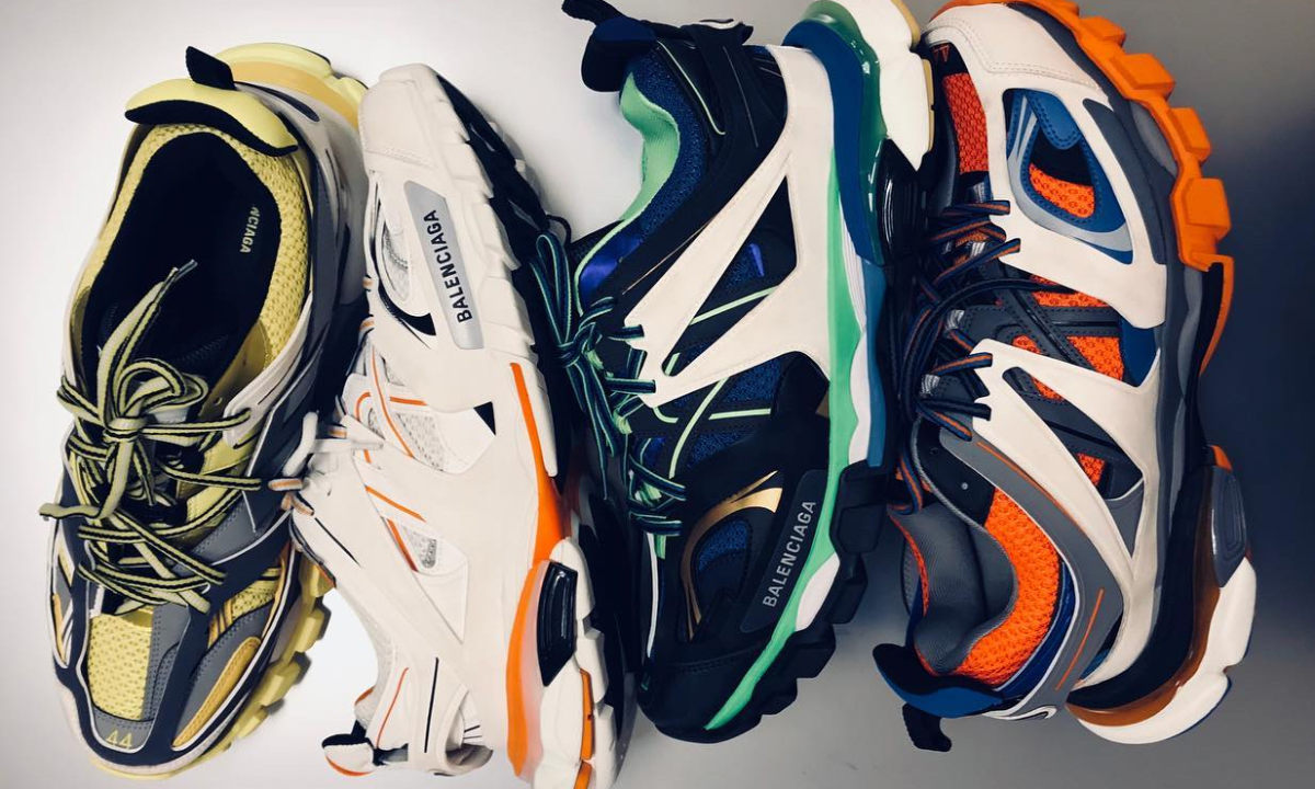网络再曝 BALENCIAGA 全新鞋型近照