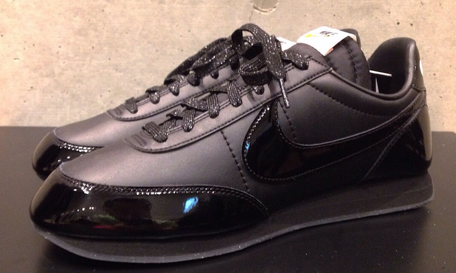 时装爱好者必入，COMME des GARÇONS Black x Nike Night Track 联名鞋款开售