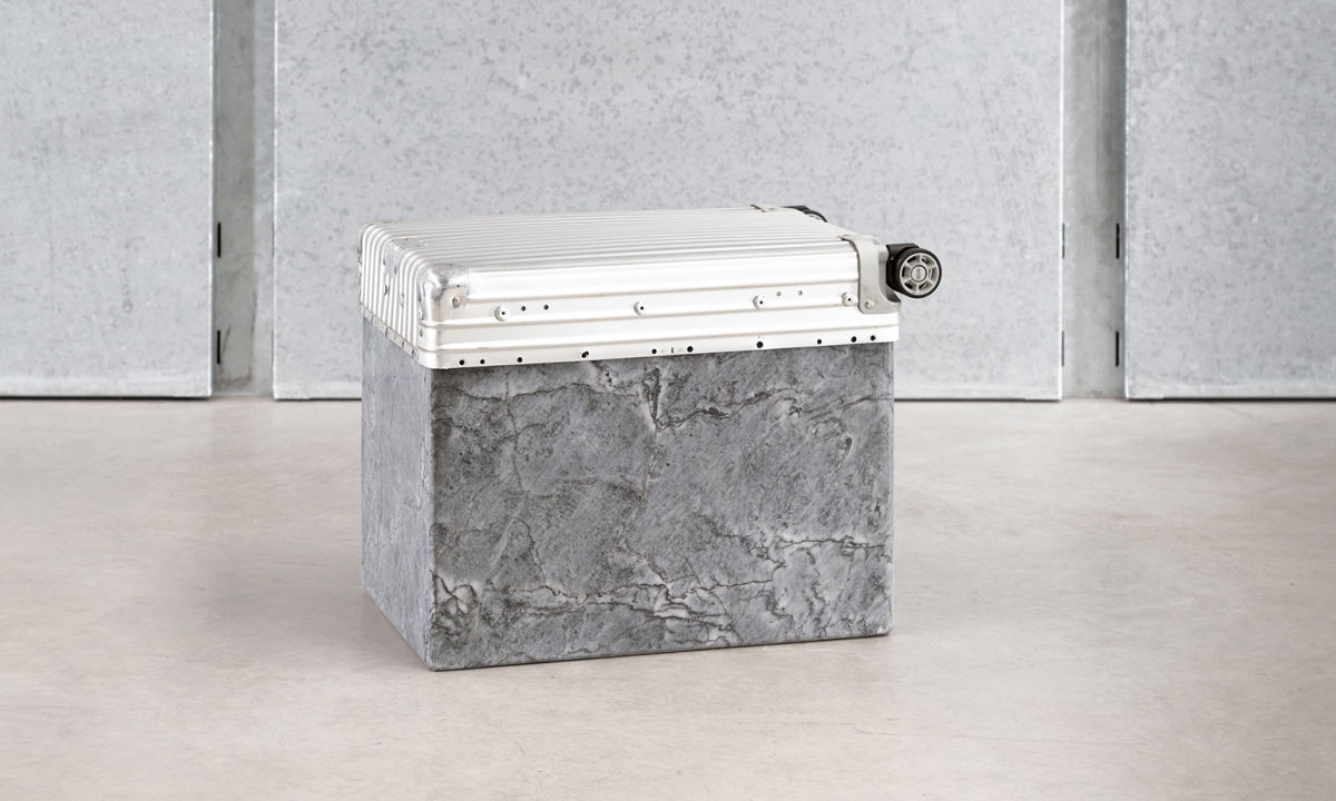 RIMOWA 的行李箱原来还能做成艺术家具