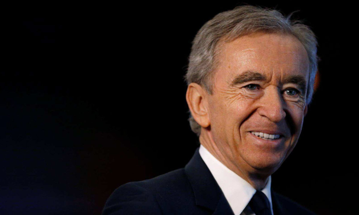 LVMH 主席 Bernard Arnault 现已成为时尚界最有钱的人