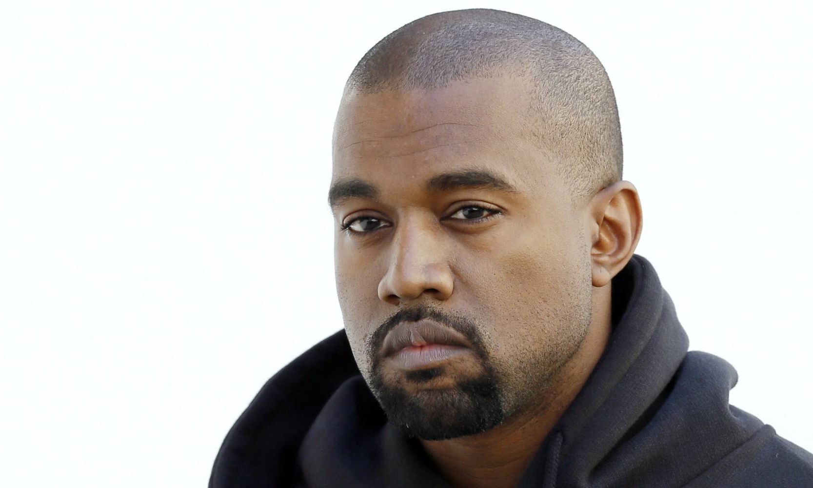 Kanye West 使用导致他母亲死亡的整形医师作为专辑封面