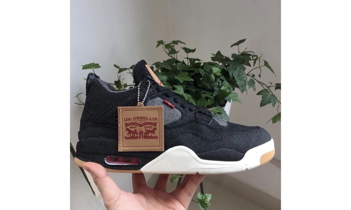 Levi’s x Air Jordan IV 黑色版本实物曝光，将于 6 月 16 日发售