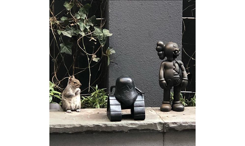 金属材质制作？KAWS 曝光 Companion 新玩偶