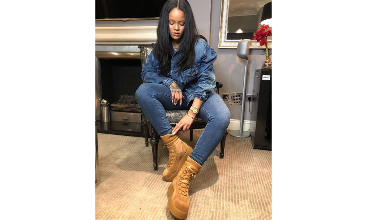 Rihanna 曝光 FENTY PUMA 全新高帮靴款