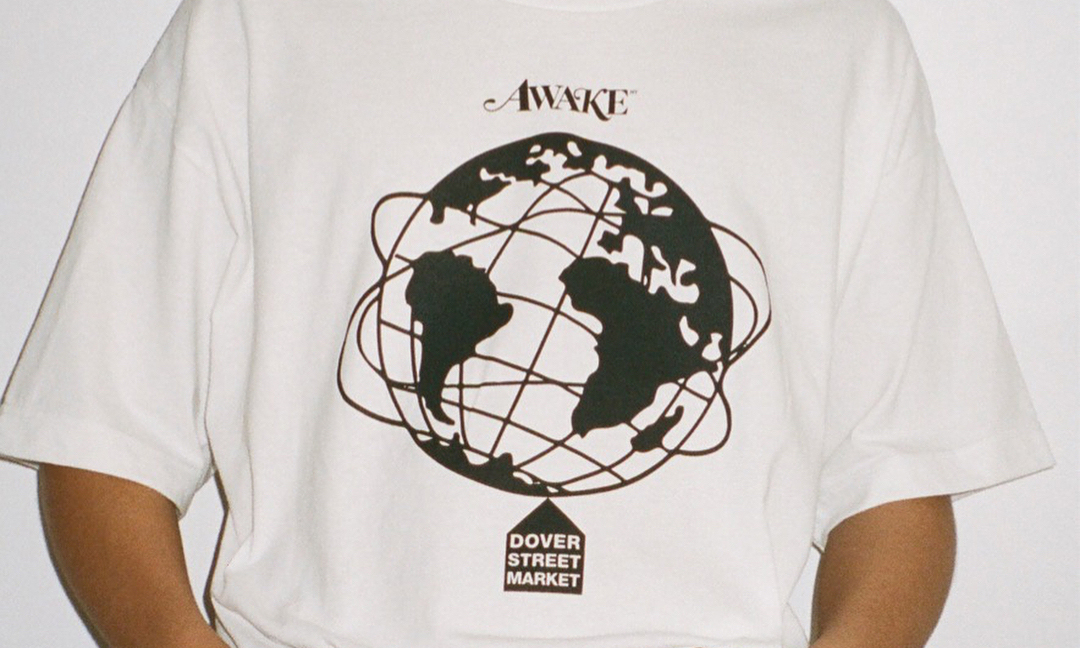 Awake NY x DSM NY 的别注 T恤把活动信息印在了身上