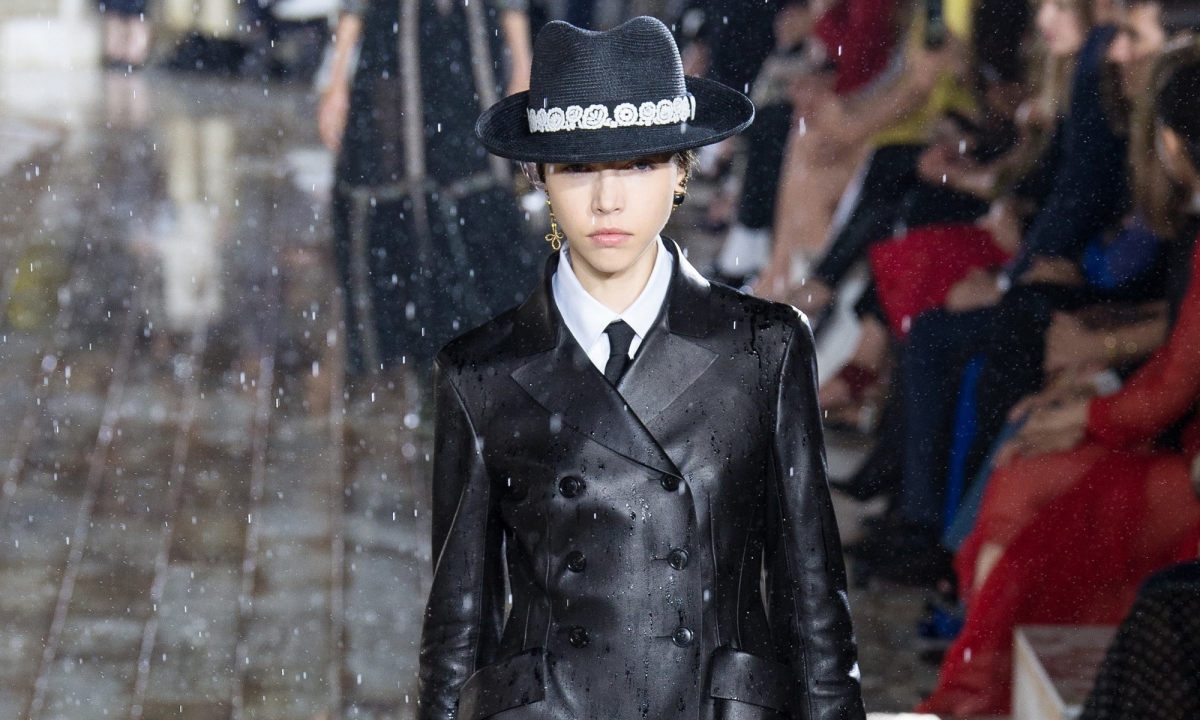 雨中走秀！Christian Dior 2019 度假系列秀场回顾