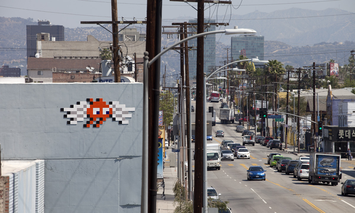 街头艺术家 Invader 近日在洛杉矶留下了哪些作品？