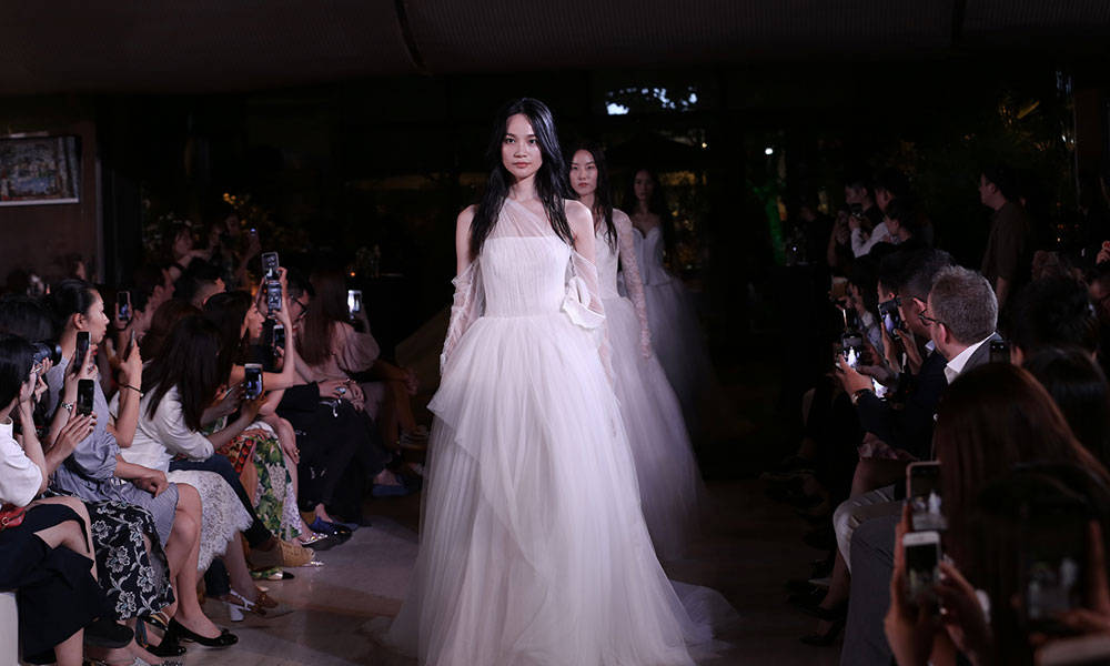 VERA WANG 携手捷豹打造奢华婚纱体验
