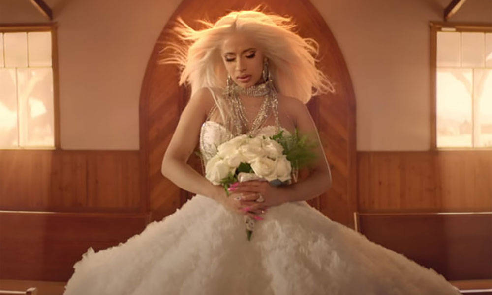Cardi B 发布《Be Careful》MV