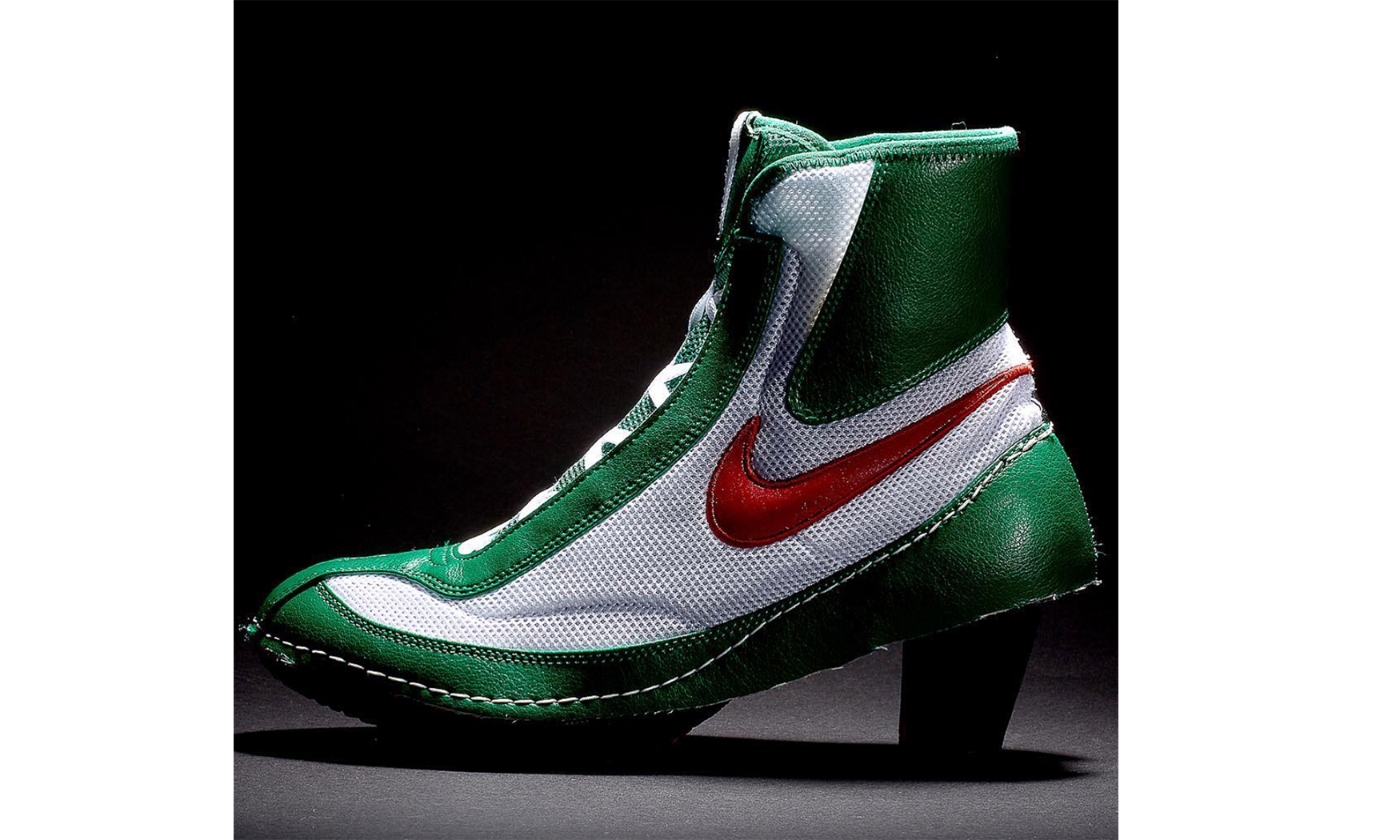 COMME des GARÇONS x Nike 竟然带来了一双高跟鞋
