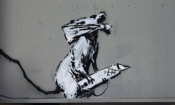 继续在巴黎创作，Banksy 晒出两副涂鸦新作