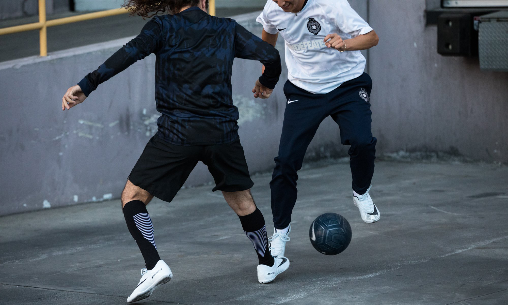 UNDEFEATED x Nike “The Fives” 造型 Lookbook 发布