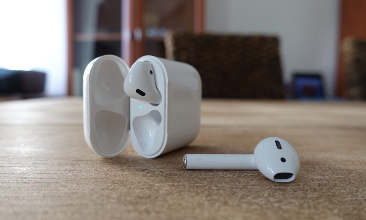 下一代 AirPods 收纳盒可能能用来给 iPhone 充电