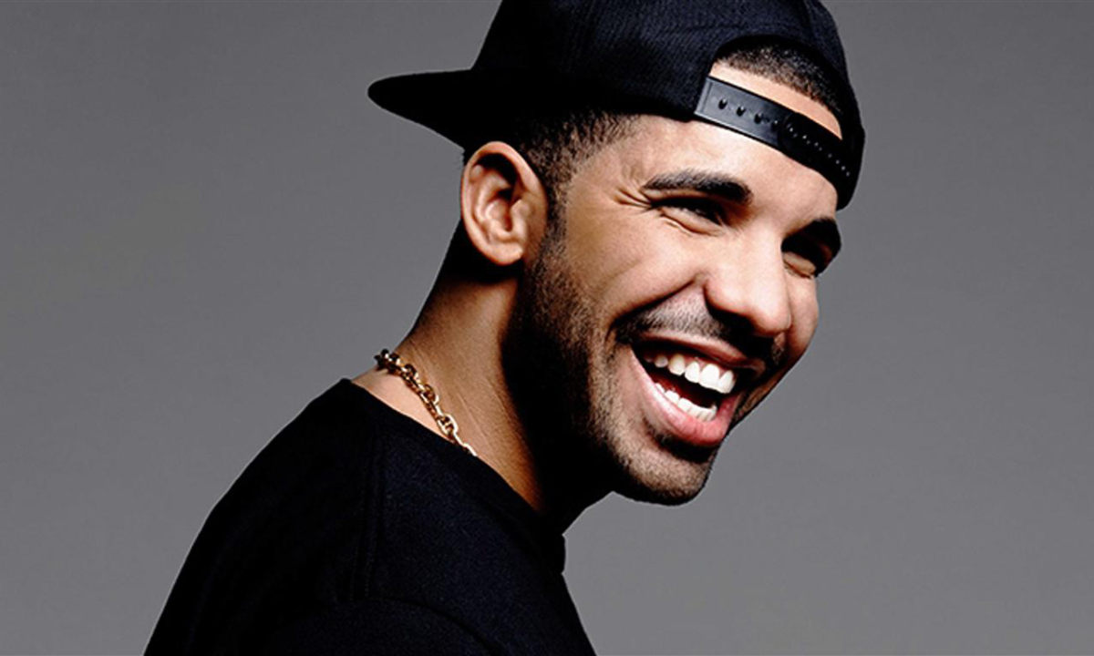 Drake 亲笔手写歌词本目前正在以 $8000 美元竞拍