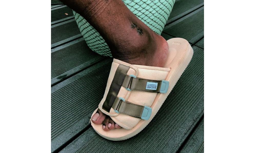 GOLF WANG x SUICOKE 联名凉拖今日在巴黎开启限定发售