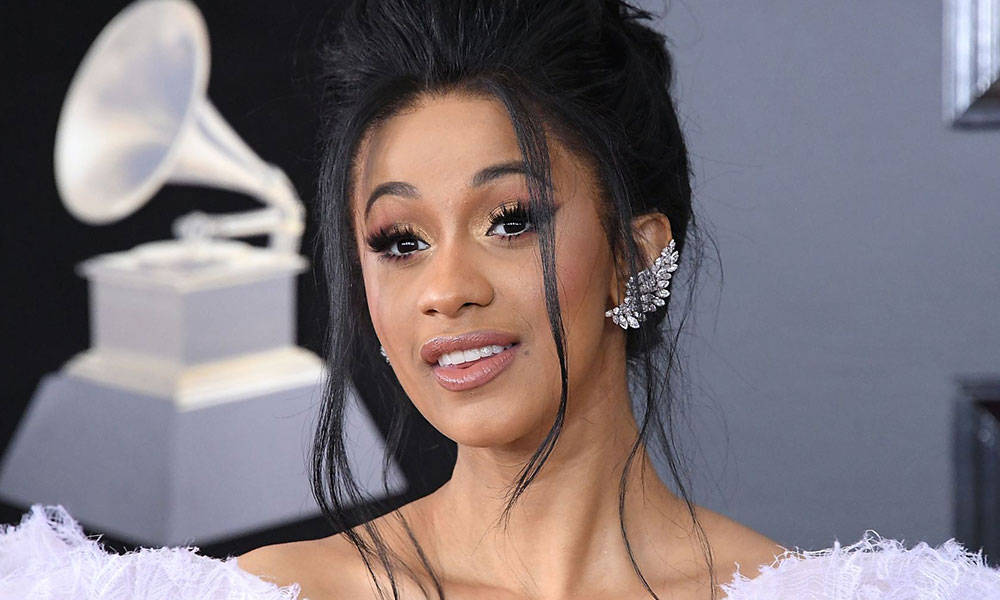 史无前例！Cardi B 两首单曲问鼎 Billboard Hot 100 排行榜第一