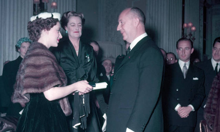 V&A 博物馆将举办 “迄今为止最全面” 的 Christian Dior 展览
