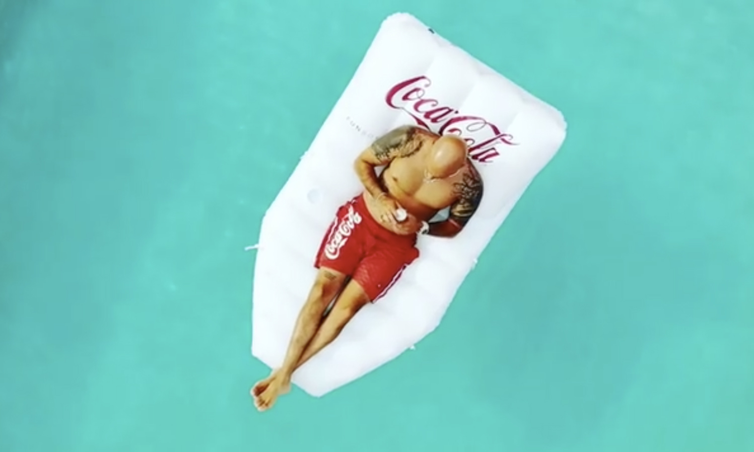KITH x 可口可乐的联乘系列还有冲浪板和漂浮垫