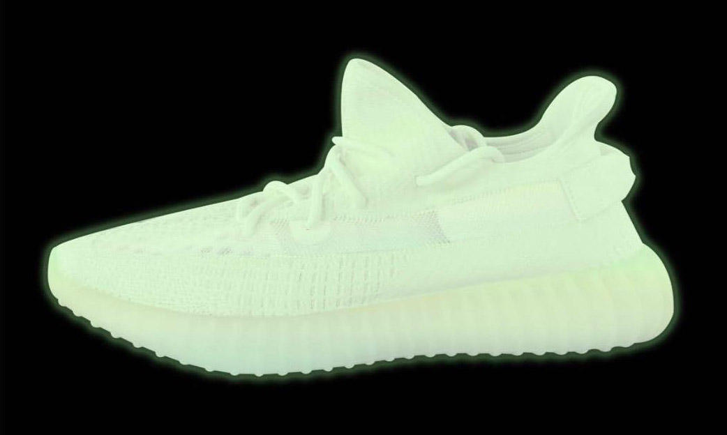 Kanye West 亲自曝光 Yeezy 350 V2 夜光系列配色
