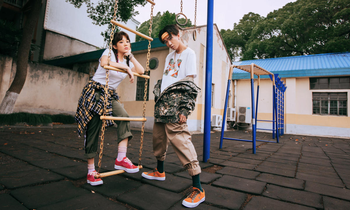 夏日撞色新选，CONVERSE 炫彩 One Star 系列新品上架