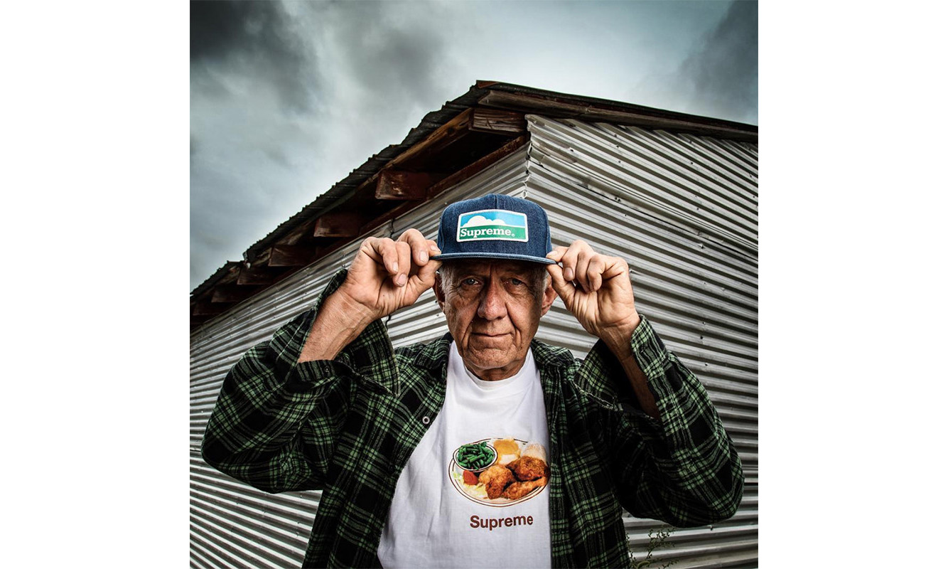 投诉未果，Farmland Foods 自己拍摄了一套 Supreme Lookbook