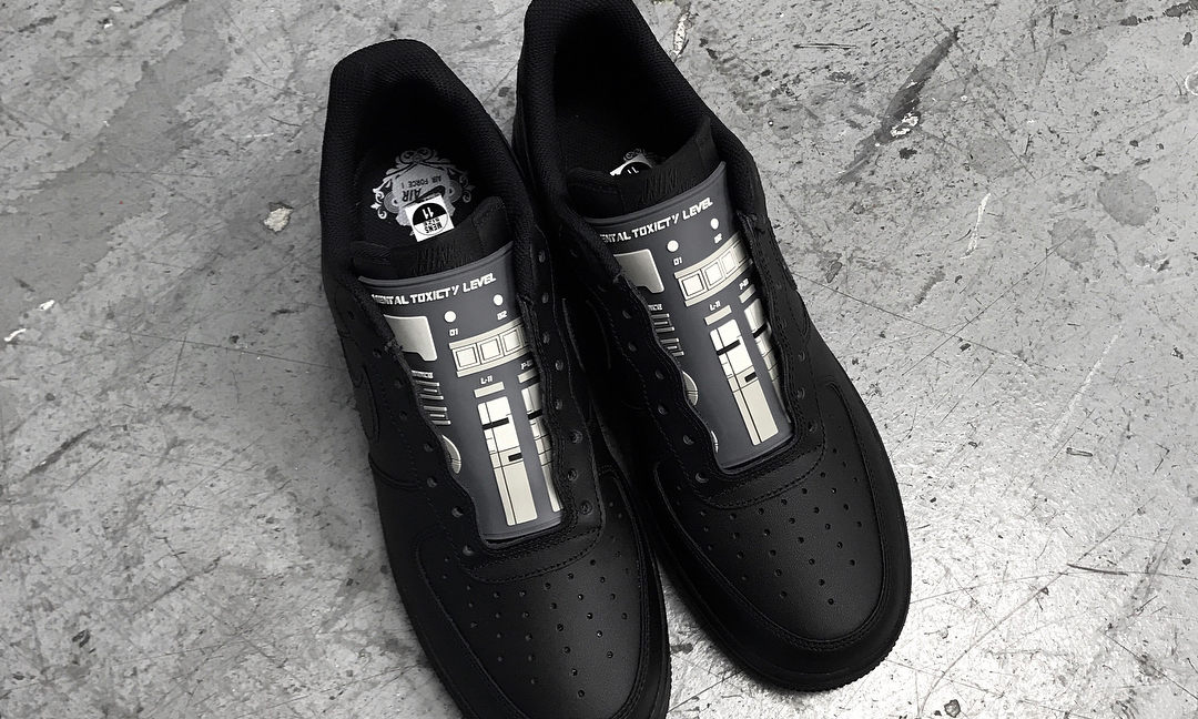 C2H4 这双 AF1，还用上了 “Enter 控制键”