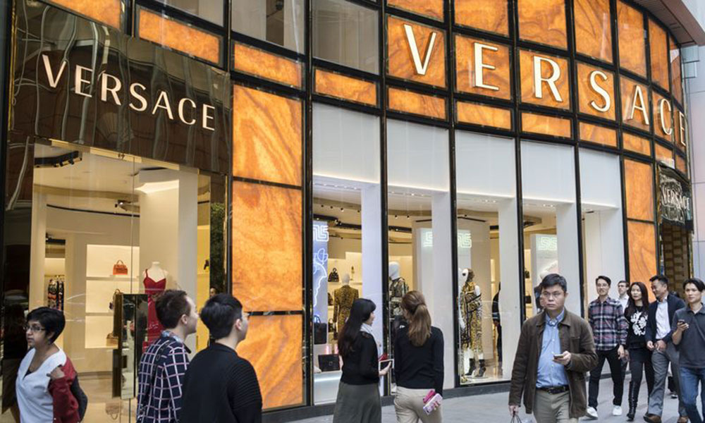 Michael Kors 如何让 Versace 成为年收入 20 亿美元的品牌？
