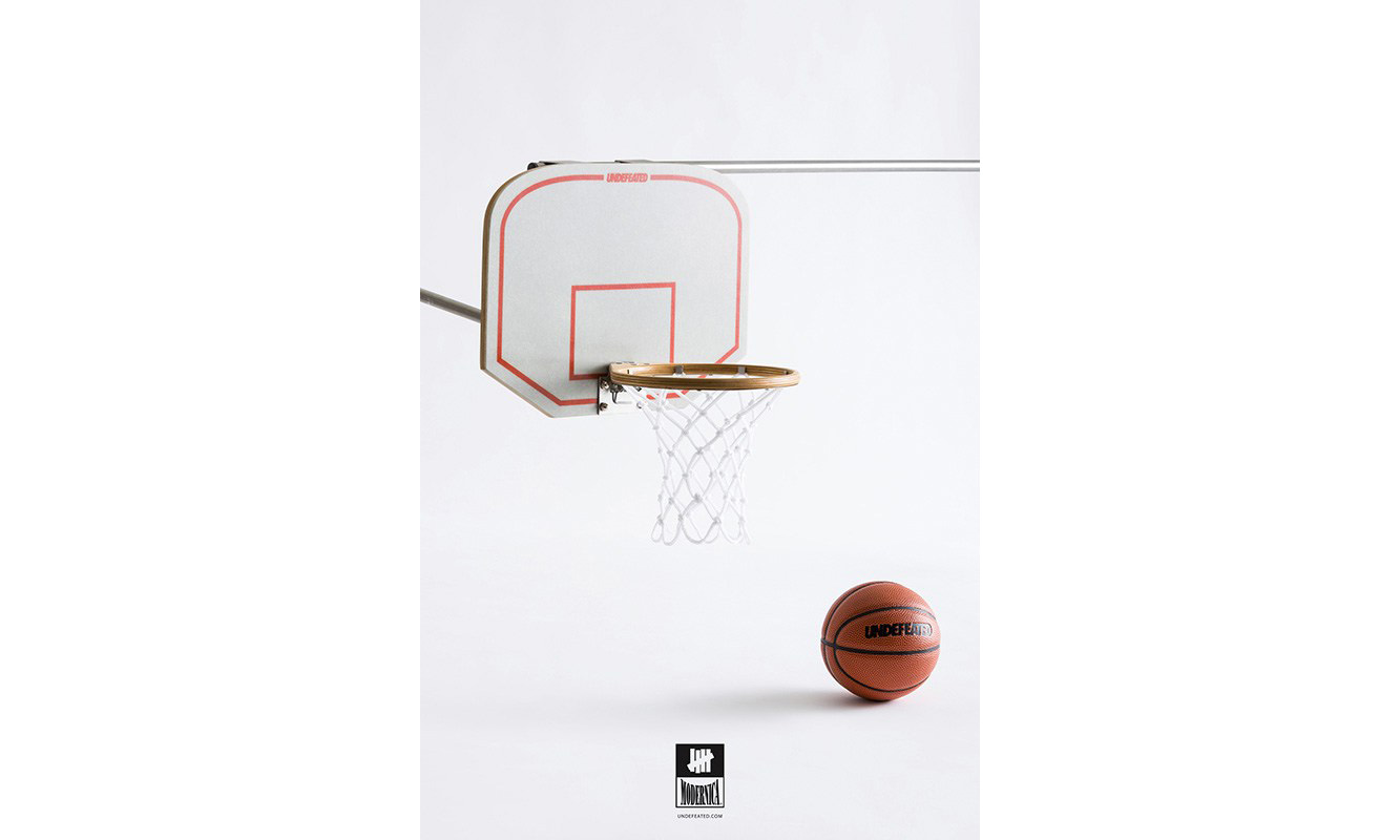 家中必备，UNDEFEATED 与 Modernica 推出迷你篮球框