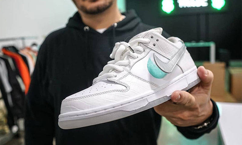 Diamond Supply Co. x Nike SB Dunk 白色版本曝光